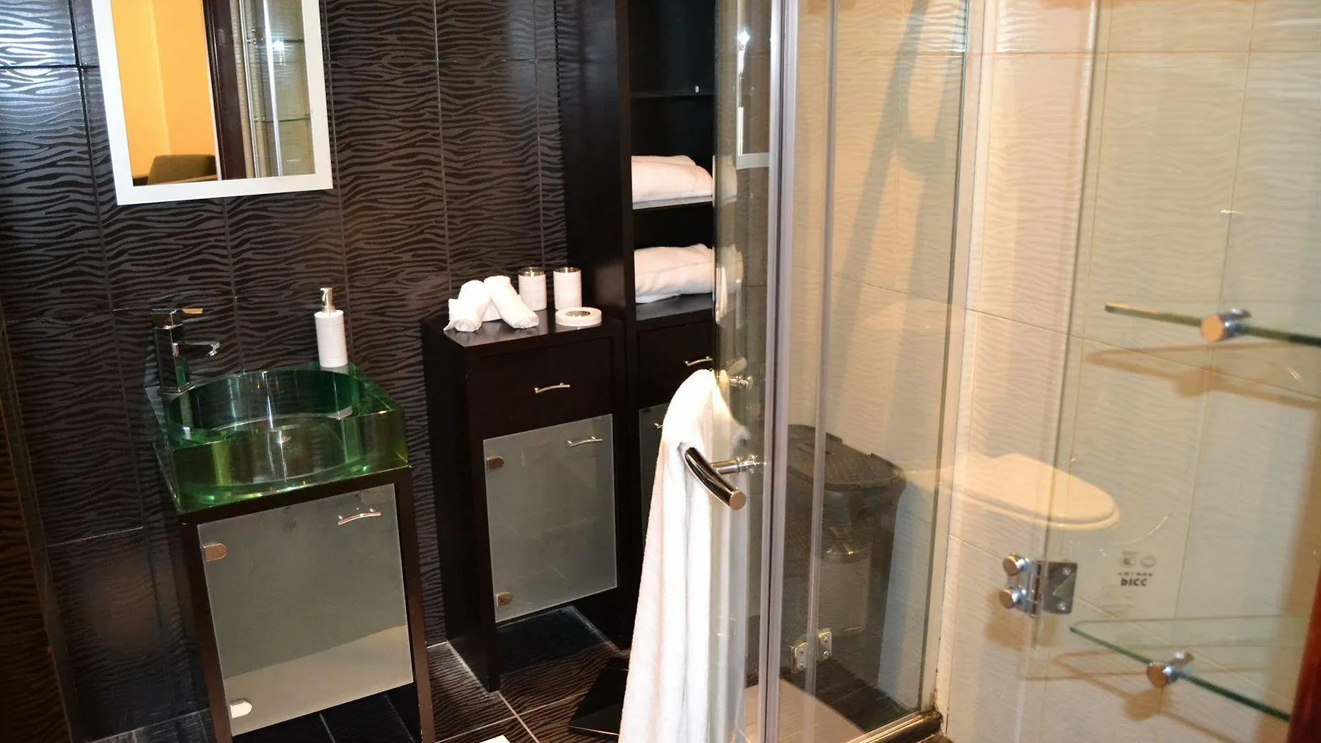Vacation Holiday Homes - Jumeirah Beach Residences Dubai Hotel